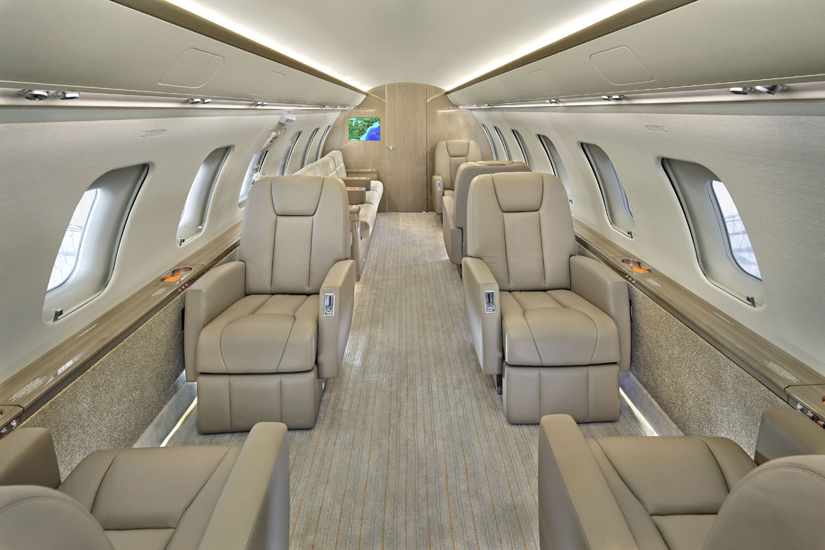 Challenger Jet 605 Interior cabin, cockpit, divan, galley, lavatory and Exterior